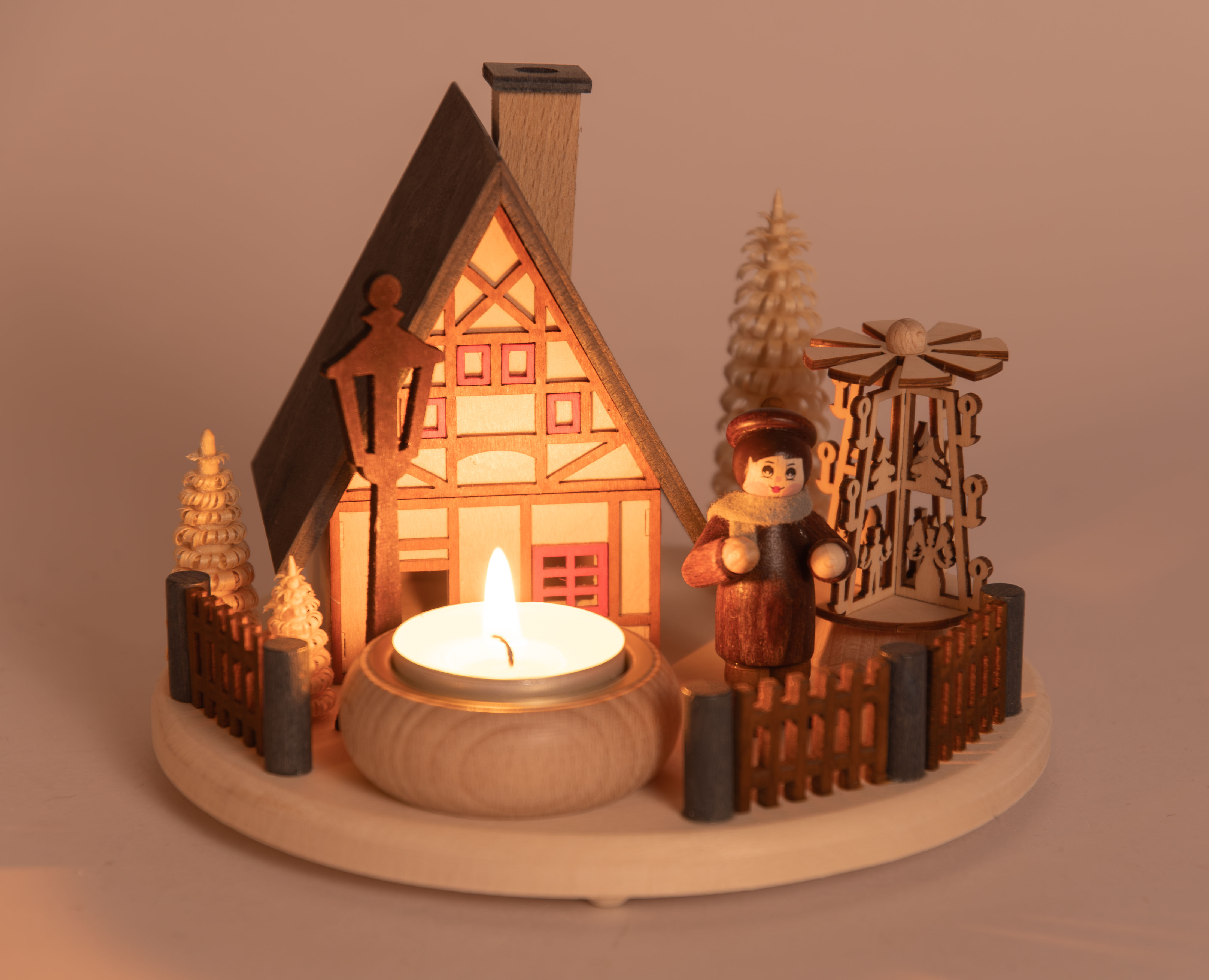 Lichterteller, Räucherhaus, Pyramide, Figur