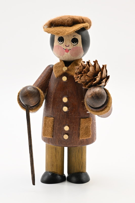 Figura grande, hombre con sombrero y bastón, Zapfe