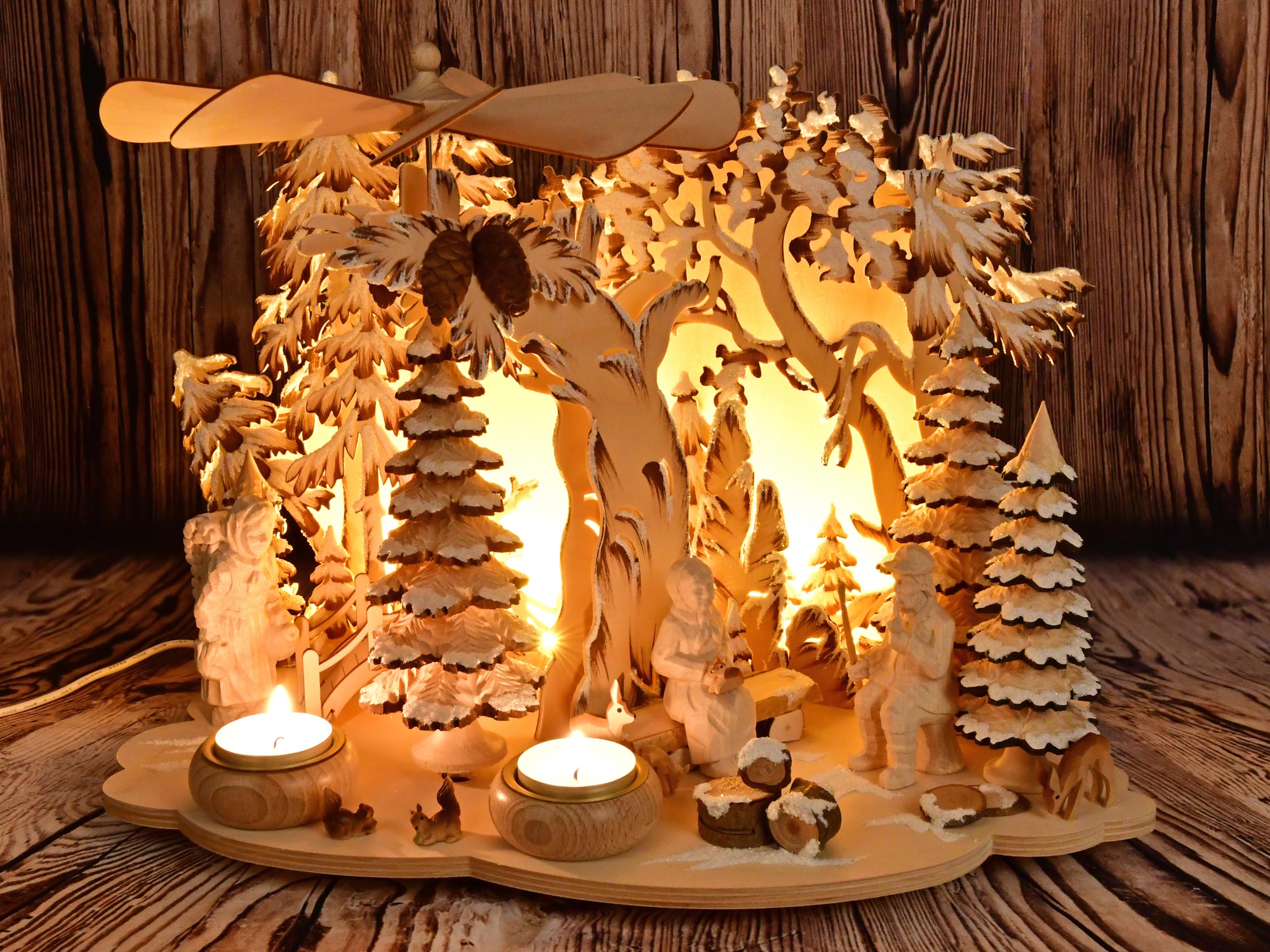 Wall/table pyramid, grandma and grandpa, LED lighting, hoarfrost