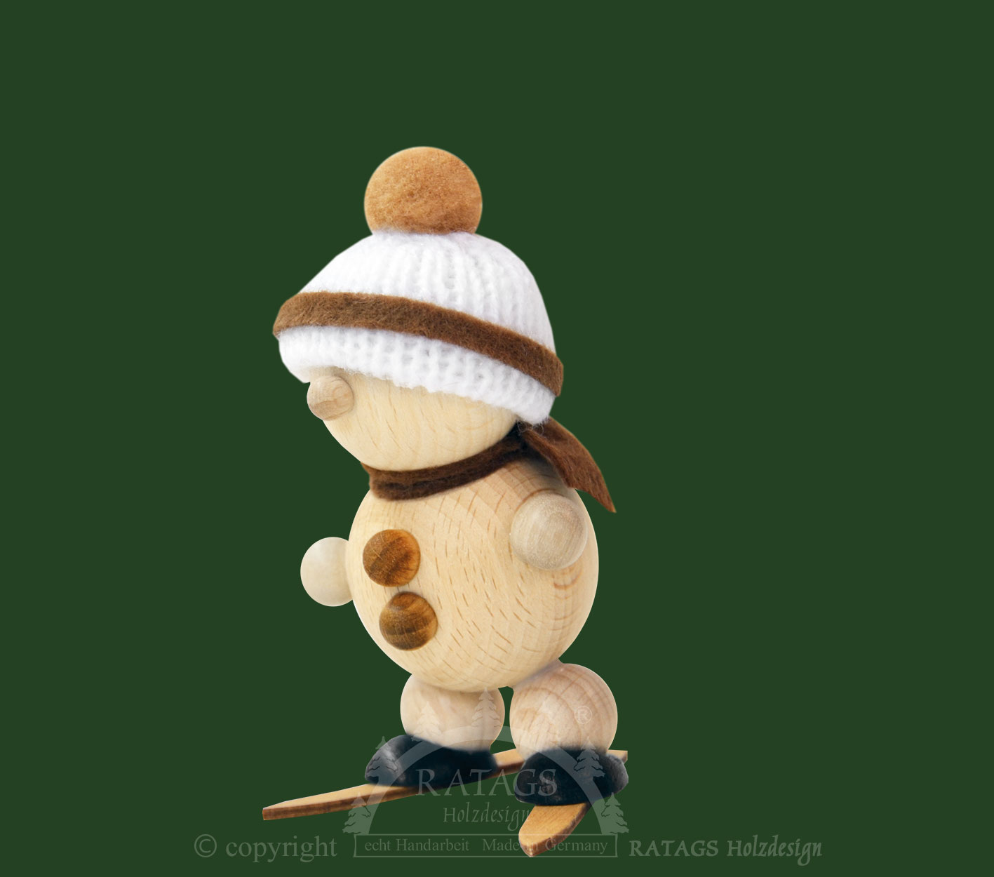 Bonhomme de neige, sur des skis