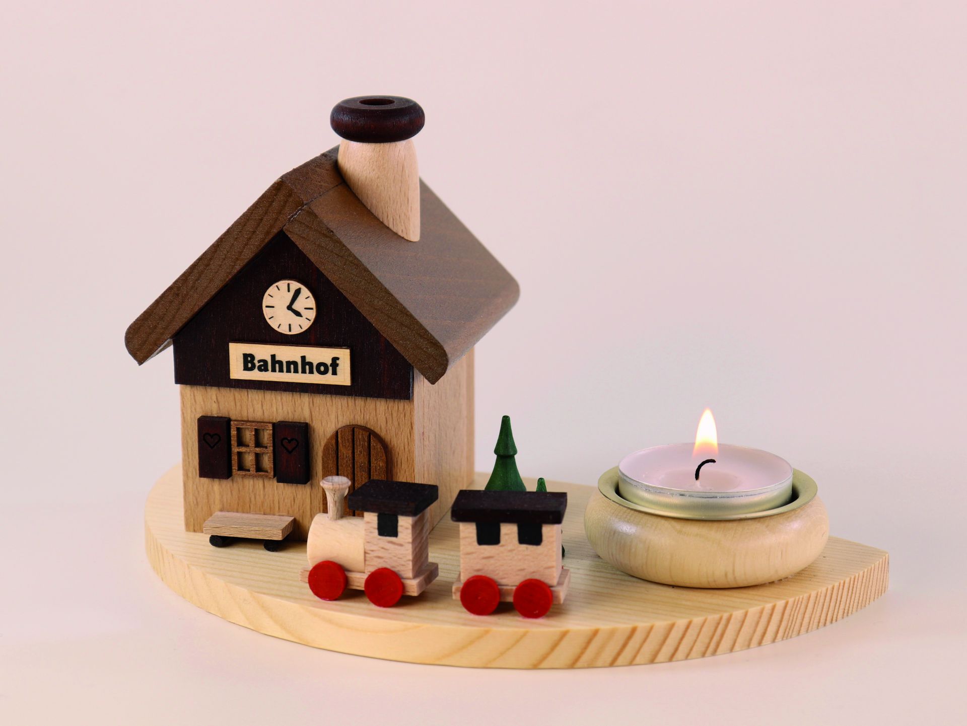 Räucherhaus, Bahnhof
