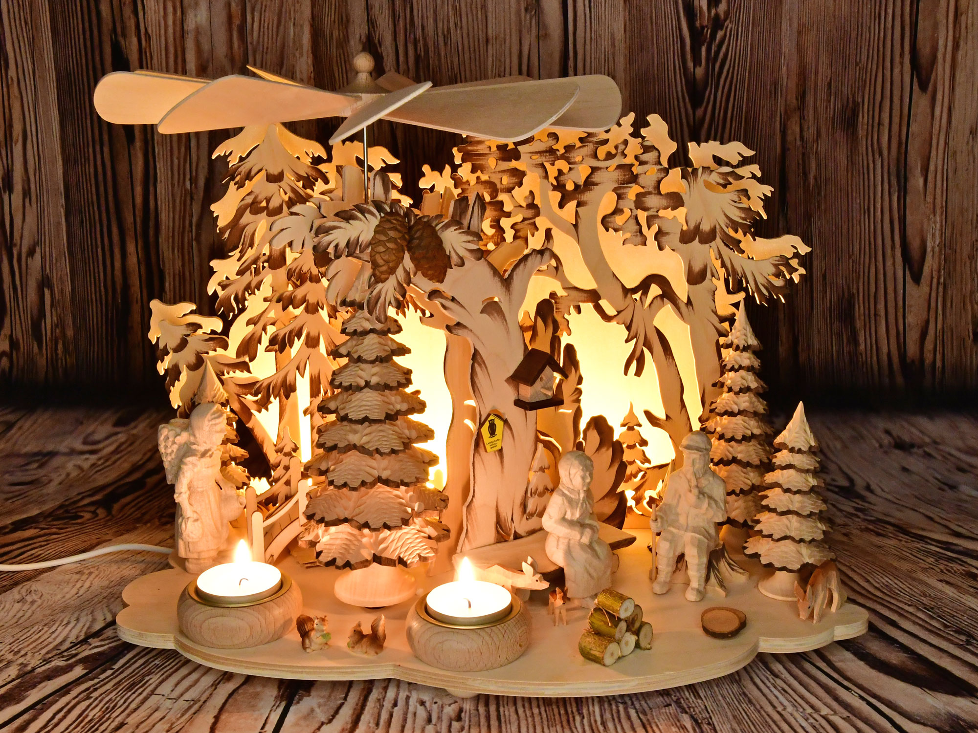 Wand/Tischpyramide, Oma und Opa, LED-Beleuchtung Wand/Tischpyramide, Oma und Opa, LED-Beleuchtung