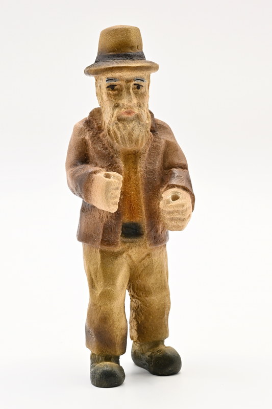 Muž s kloboukem, stojící, kolorovaný 90 mm