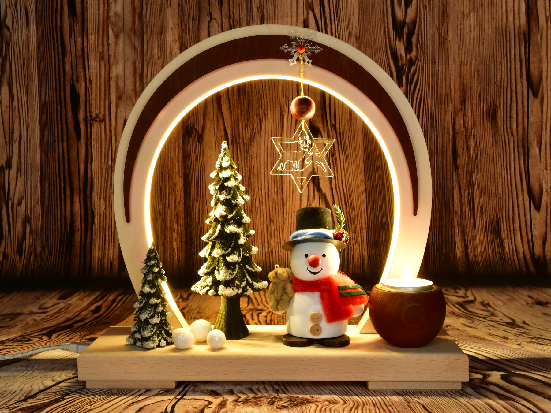 LED-Bogen, rot, Schneemann mit Teddy