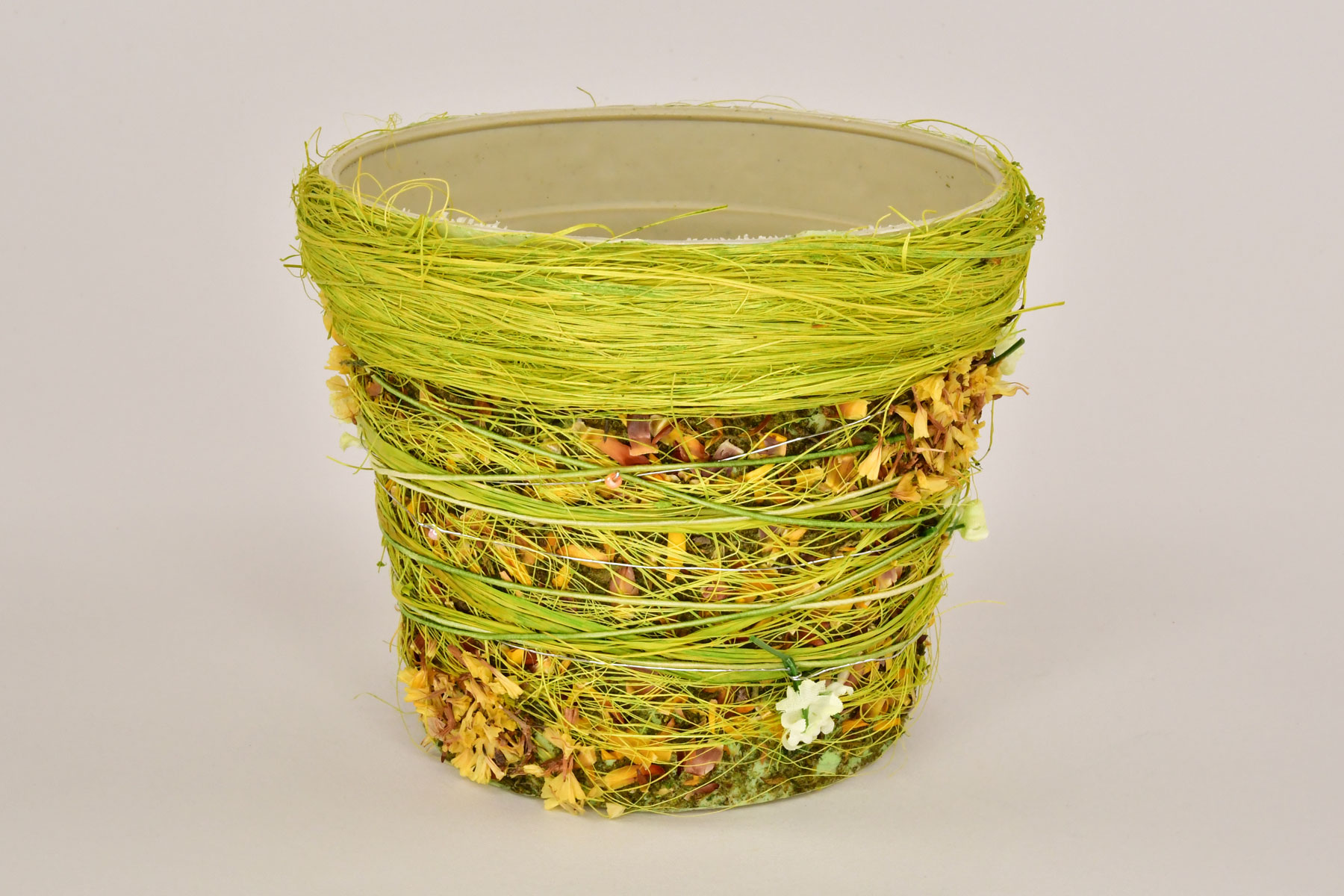 Sisal plant pot with natural materials, round