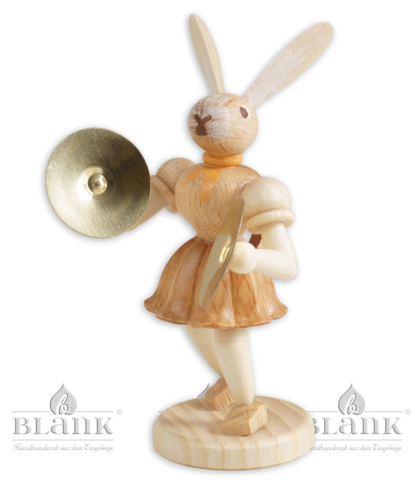 Osterhase mit Becken, natur