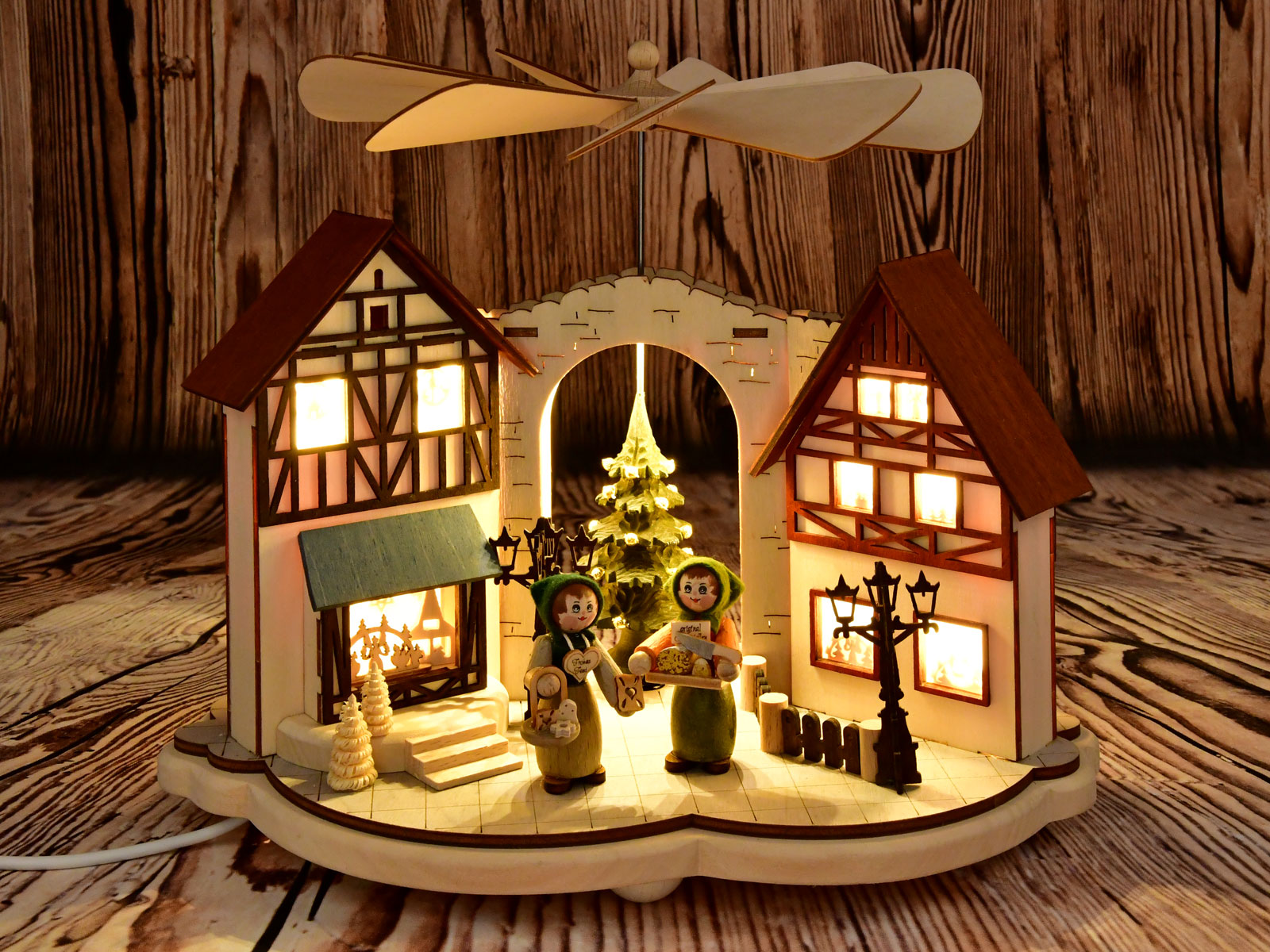 House pyramid, at the market, half-timbered houses, electrically illuminated