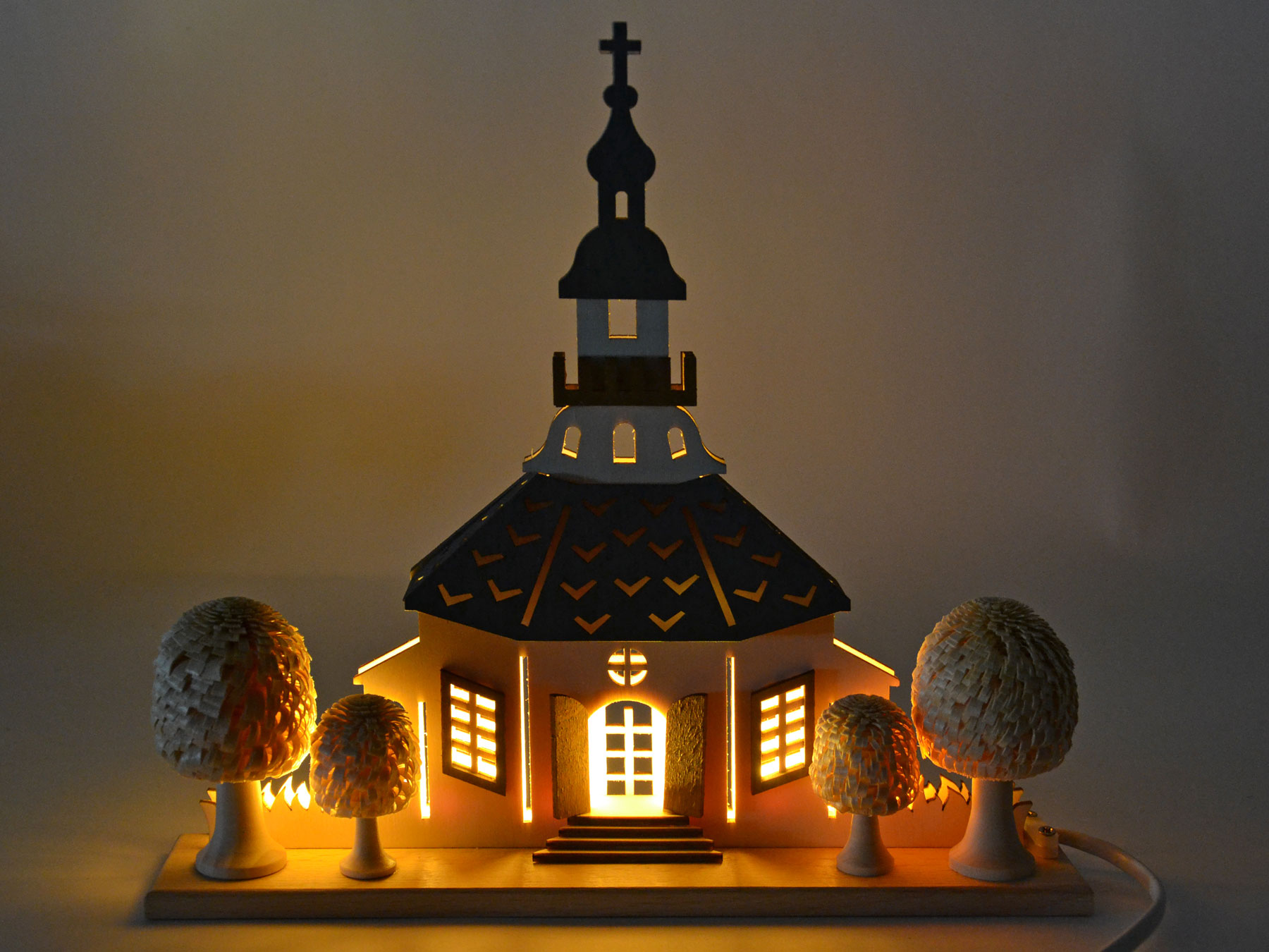 SB-LED Motiv Seiffener Kirche Massivholzgrundplatte