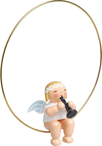 Christbaumengel im Ring, mit Klarinette