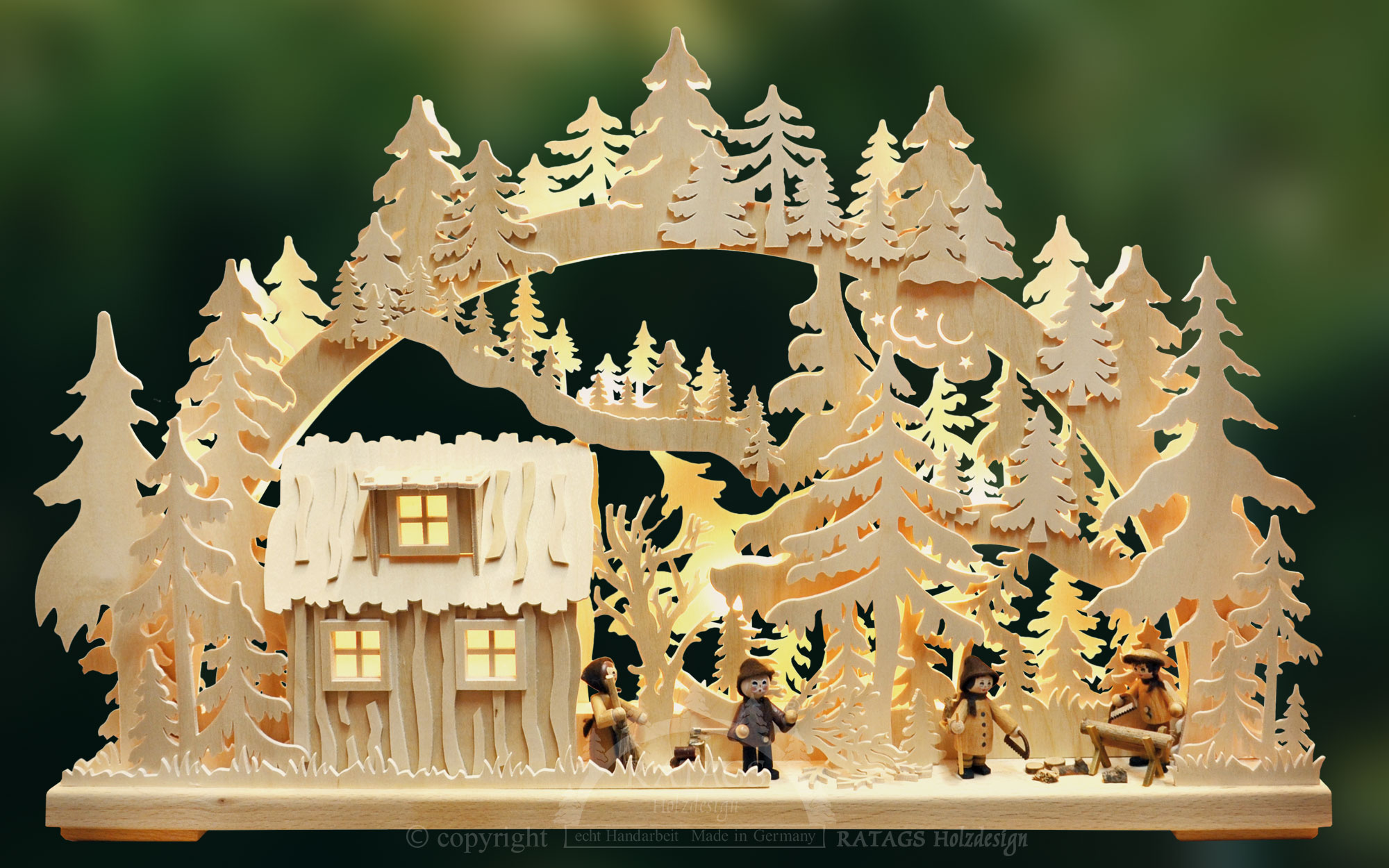 3D-Schwibbogen, mittelgroß, Blockhütte mit Waldarbeitern