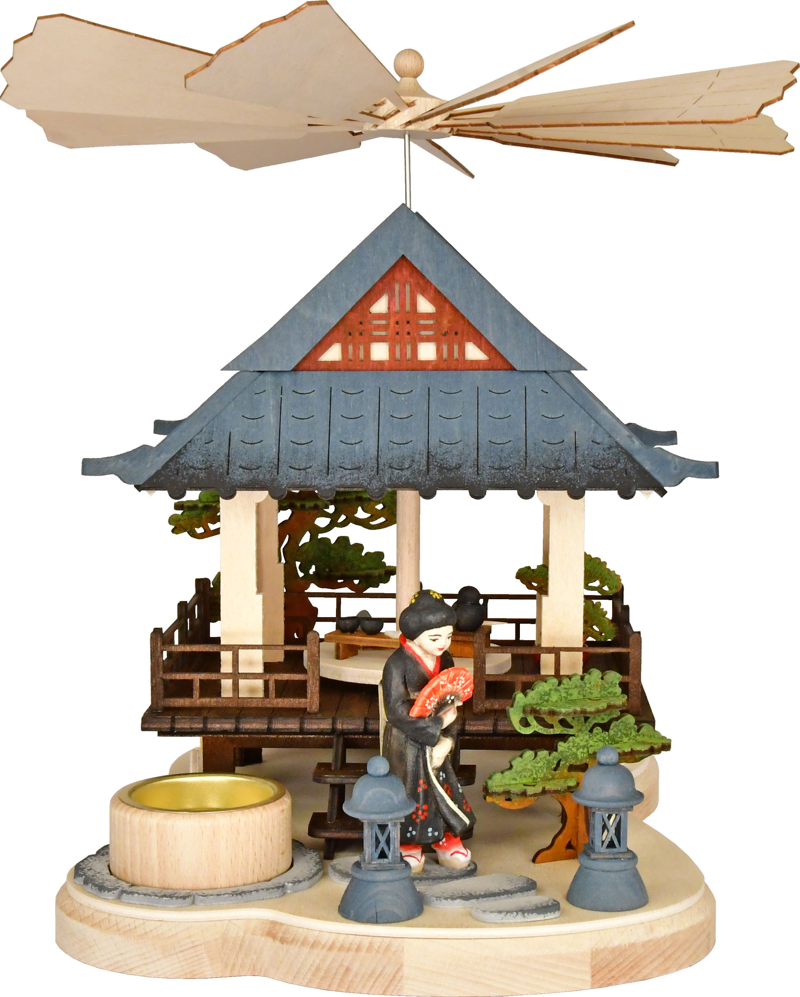 Pyramide Japan, farbig, handbemalt mit Massivholzfigur Pyramide Japan, farbig, handbemalt mit Massivholzfigur