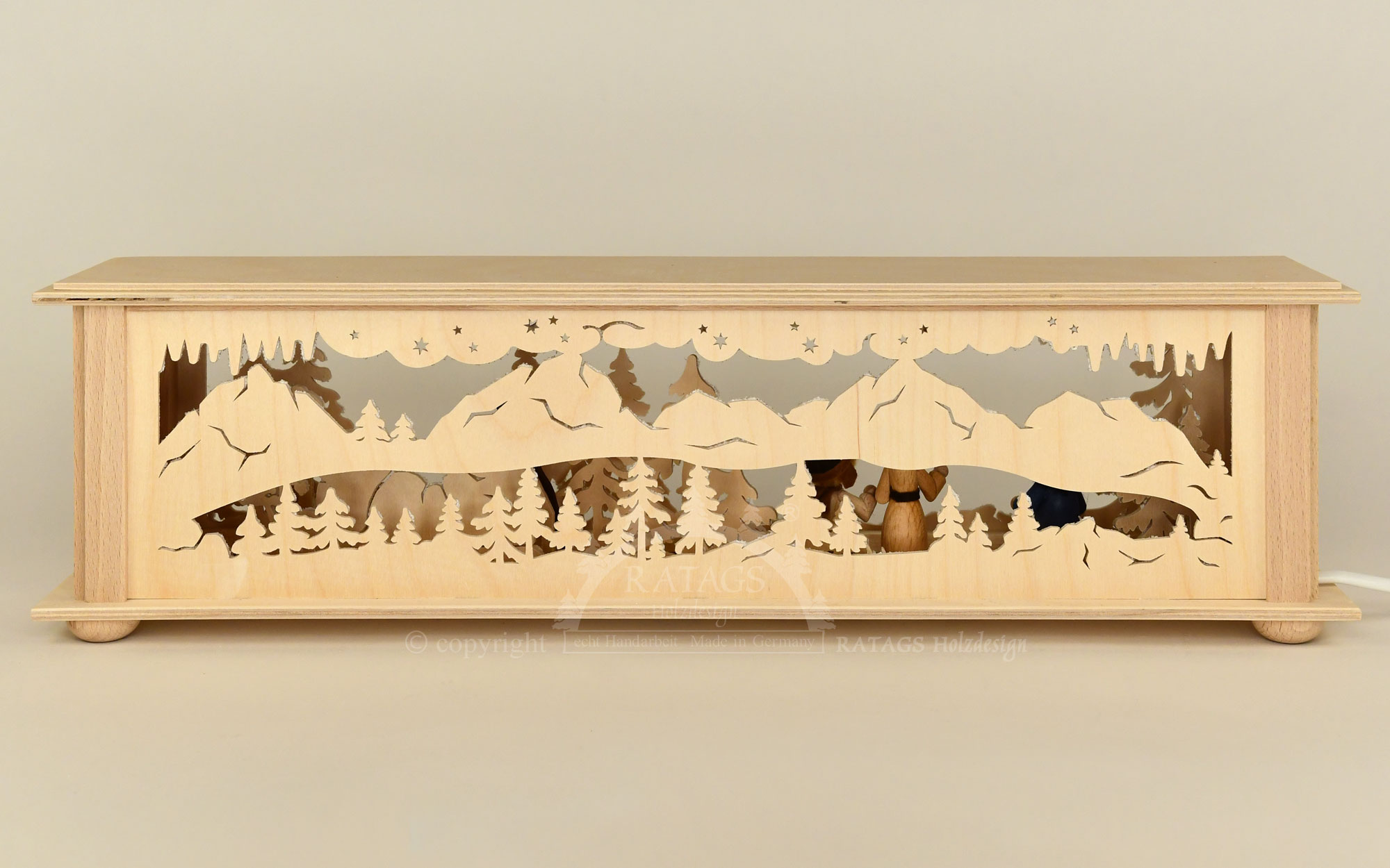 Small room light, little house, 3 winter figures, hoarfrost