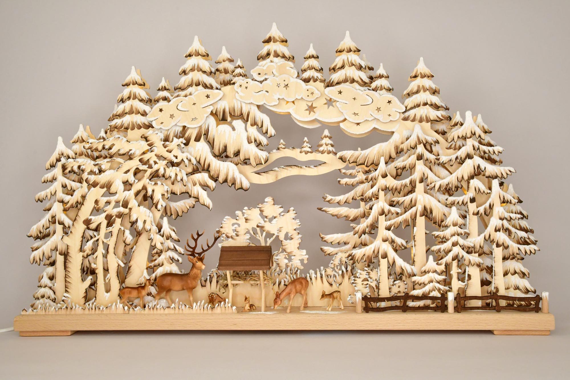 3D-ljusbåge, stor, rådjur i skogen, färg grå, rimfrost