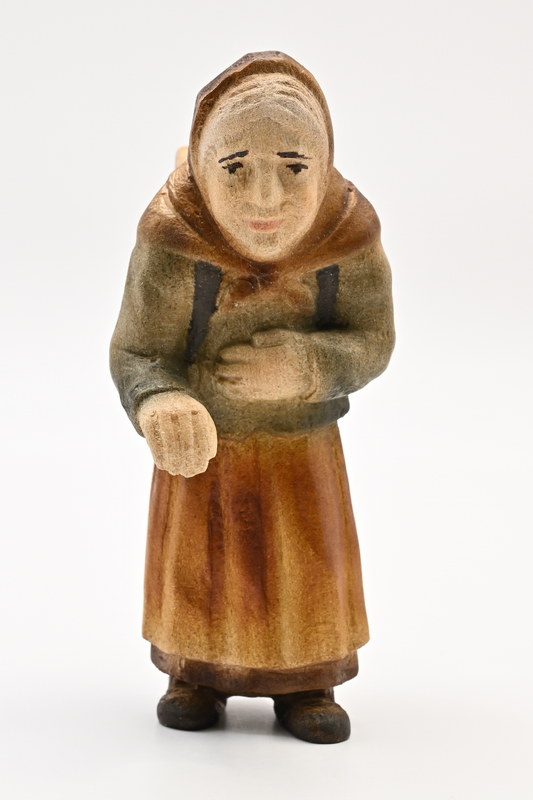 Grandmother with basket, coloured, 90 mm