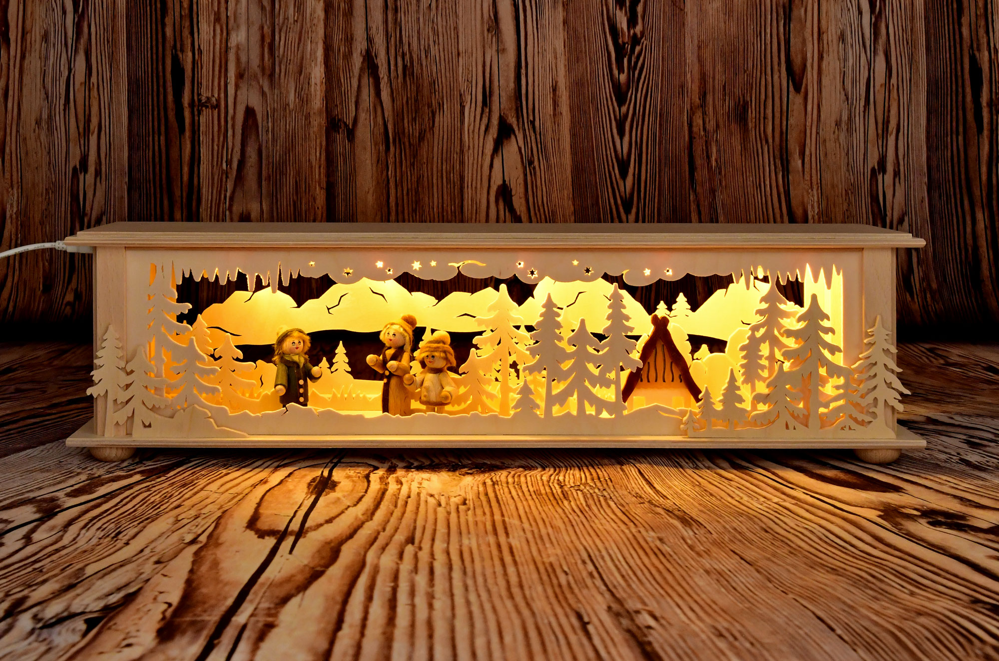 Luminária pequena, casinha, 3 figuras de inverno