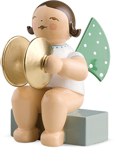 Engel mit Becken, sitzend braune Haare