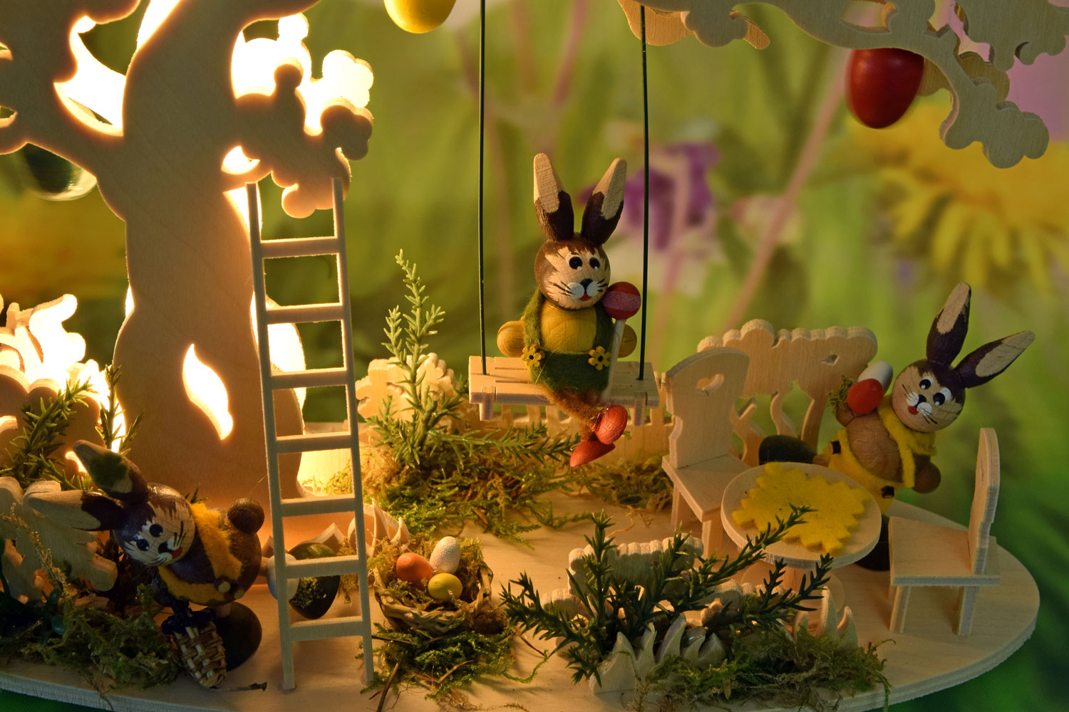 Osterbaum Hasenschaukel Hasen auf der Schaukel