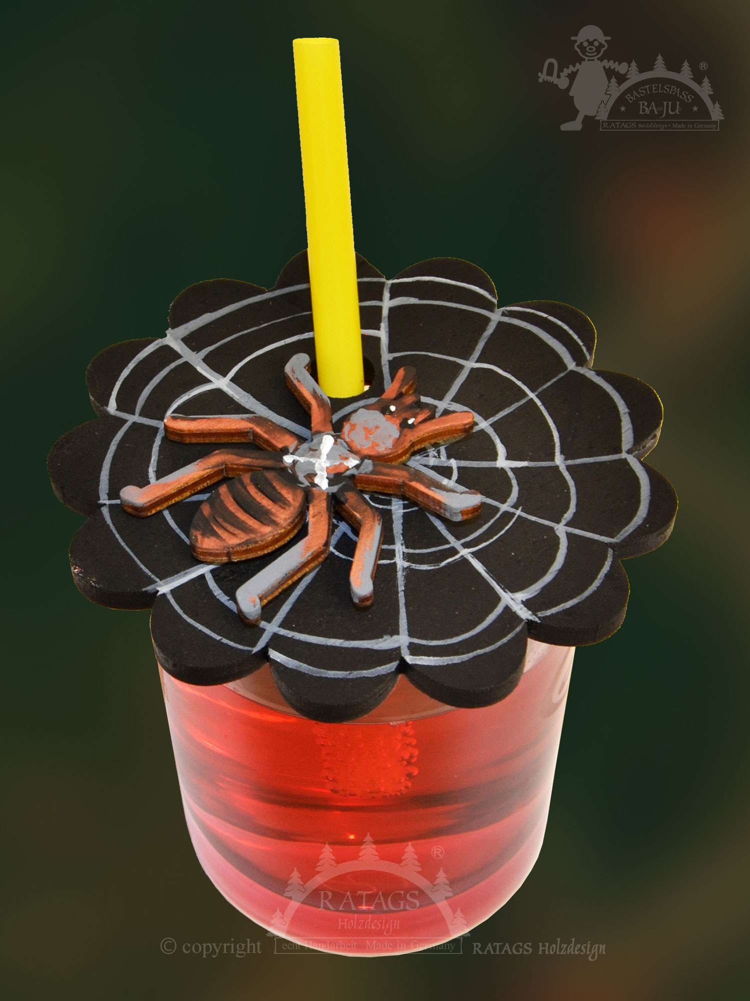 Drink cover, round flower shape, spider motif