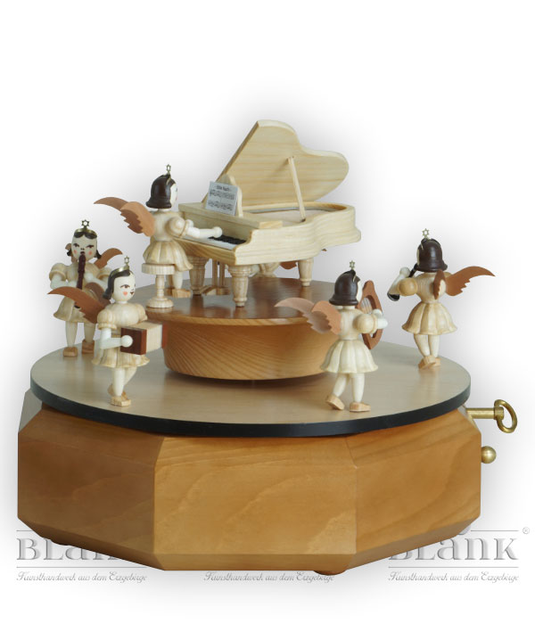 Music box with angel at the grand piano