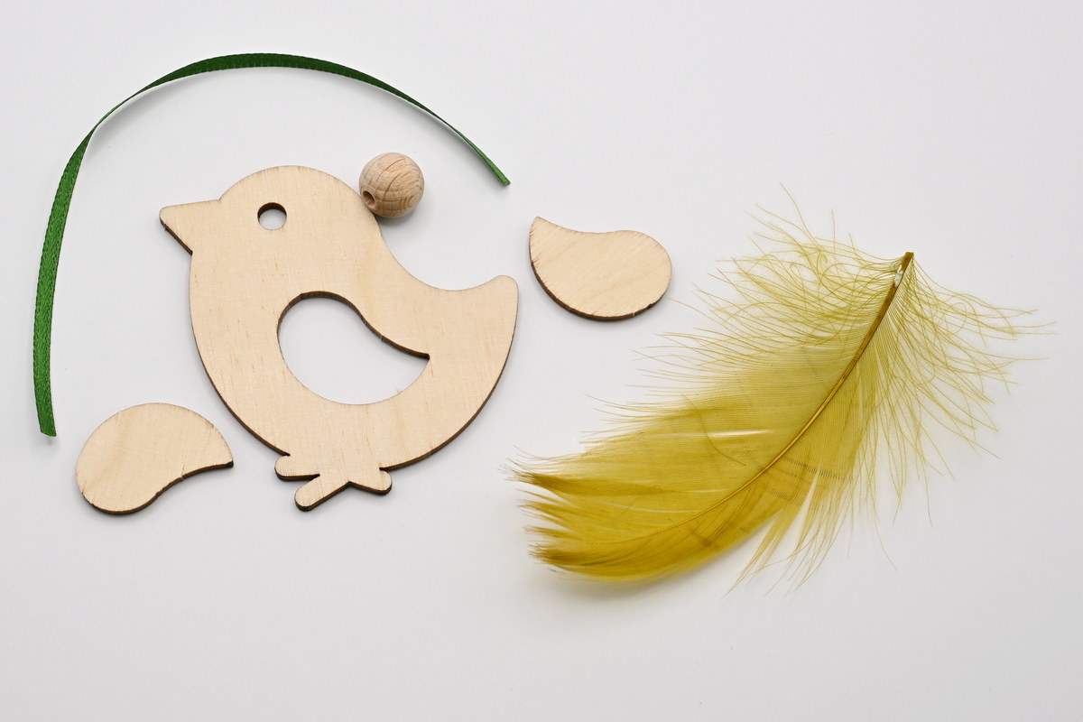 Tree decoration as a craft set, little birds, yellow