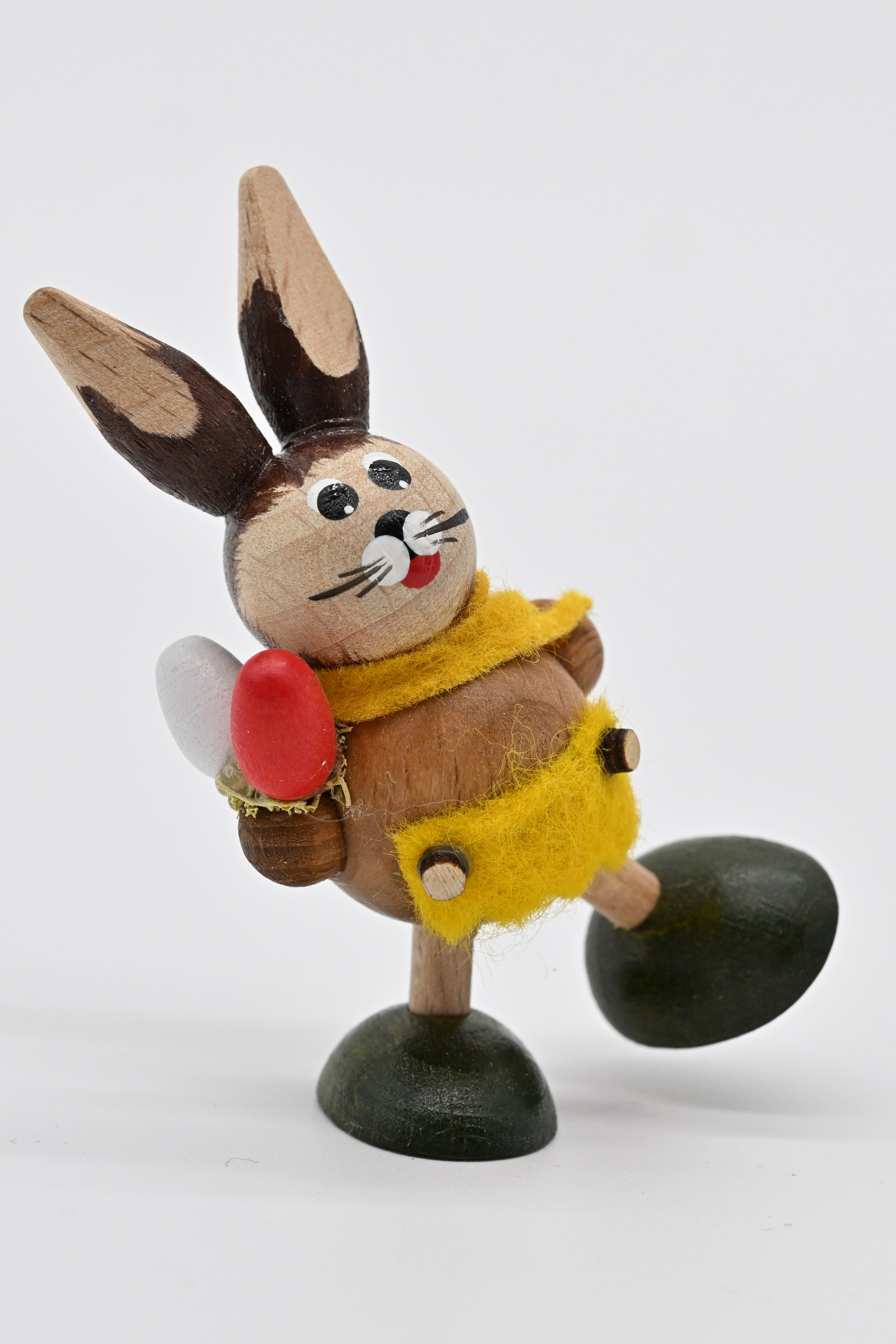 RATS rabbits – miniatures, yellow apron