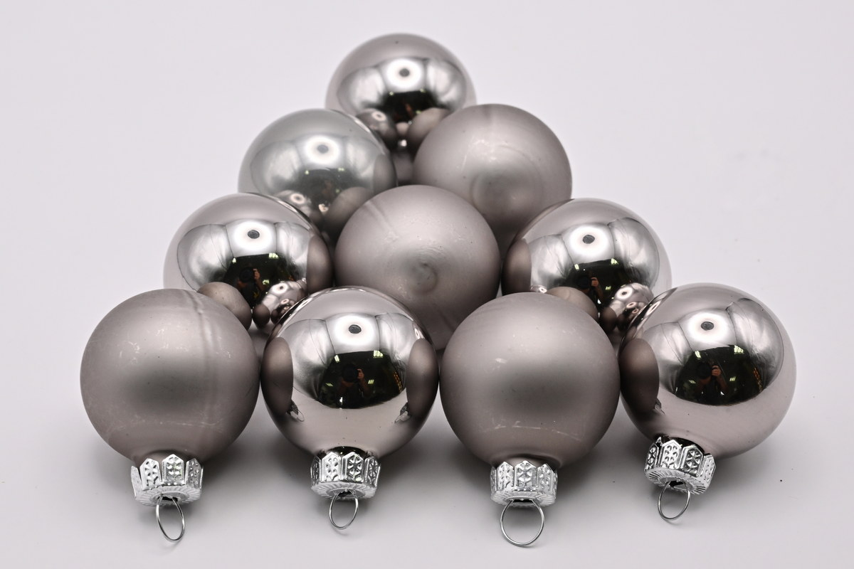 cb. 18 glassballs/cap titan grey