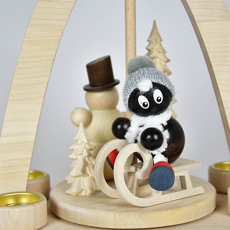 Massivholzpyramide groß Pitti auf dem Schlitten