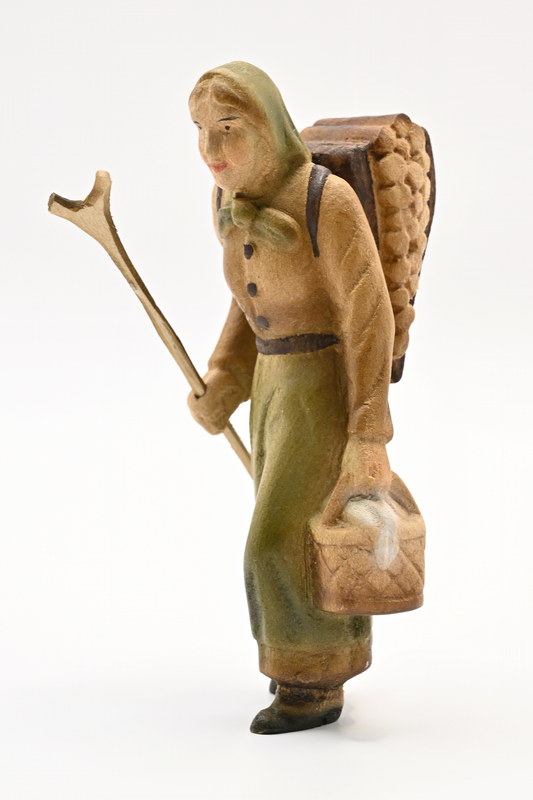 Forest woman, basket, stick, coloured 90 mm