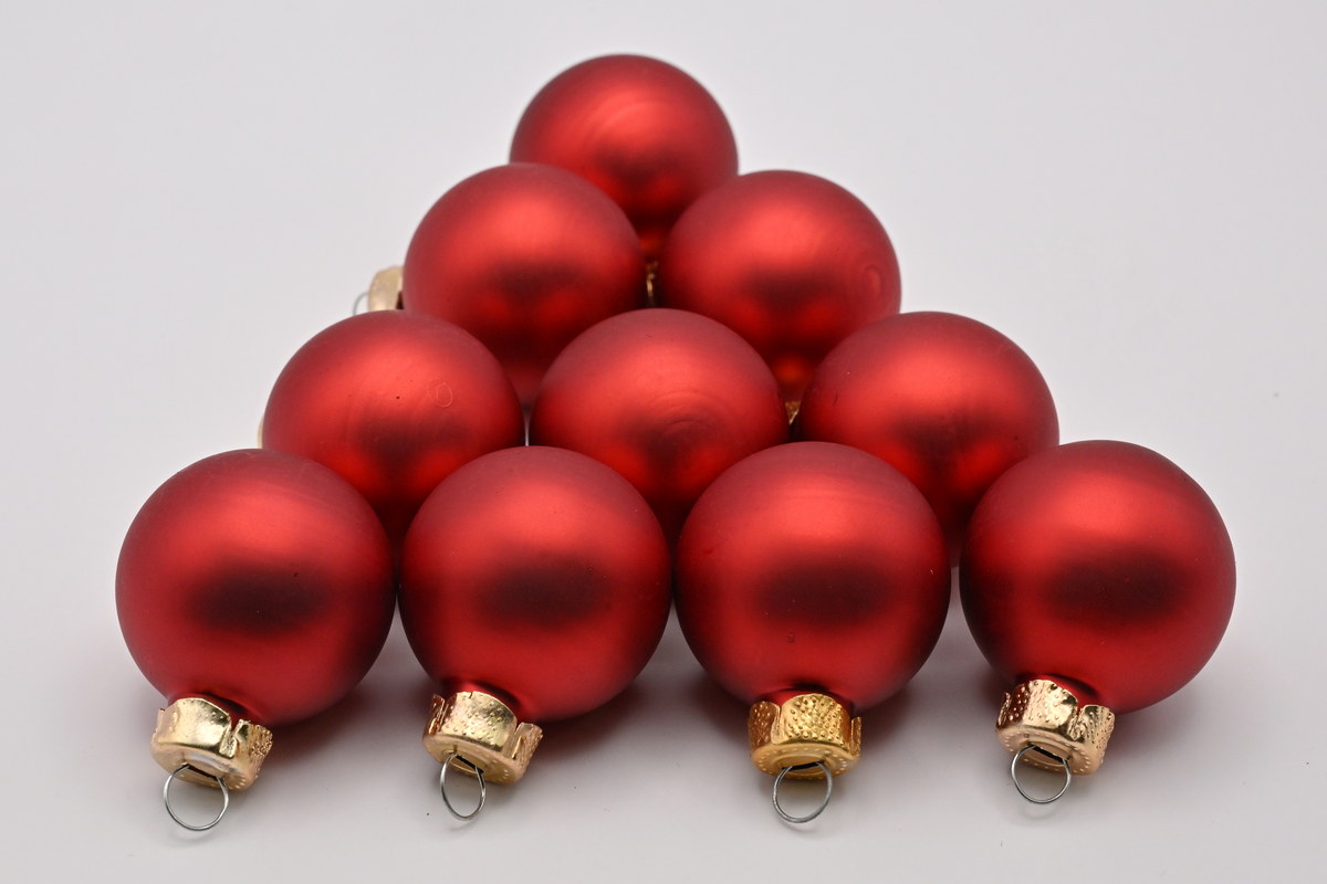 Glass ball, matt red, 30 mm, 18 pcs.