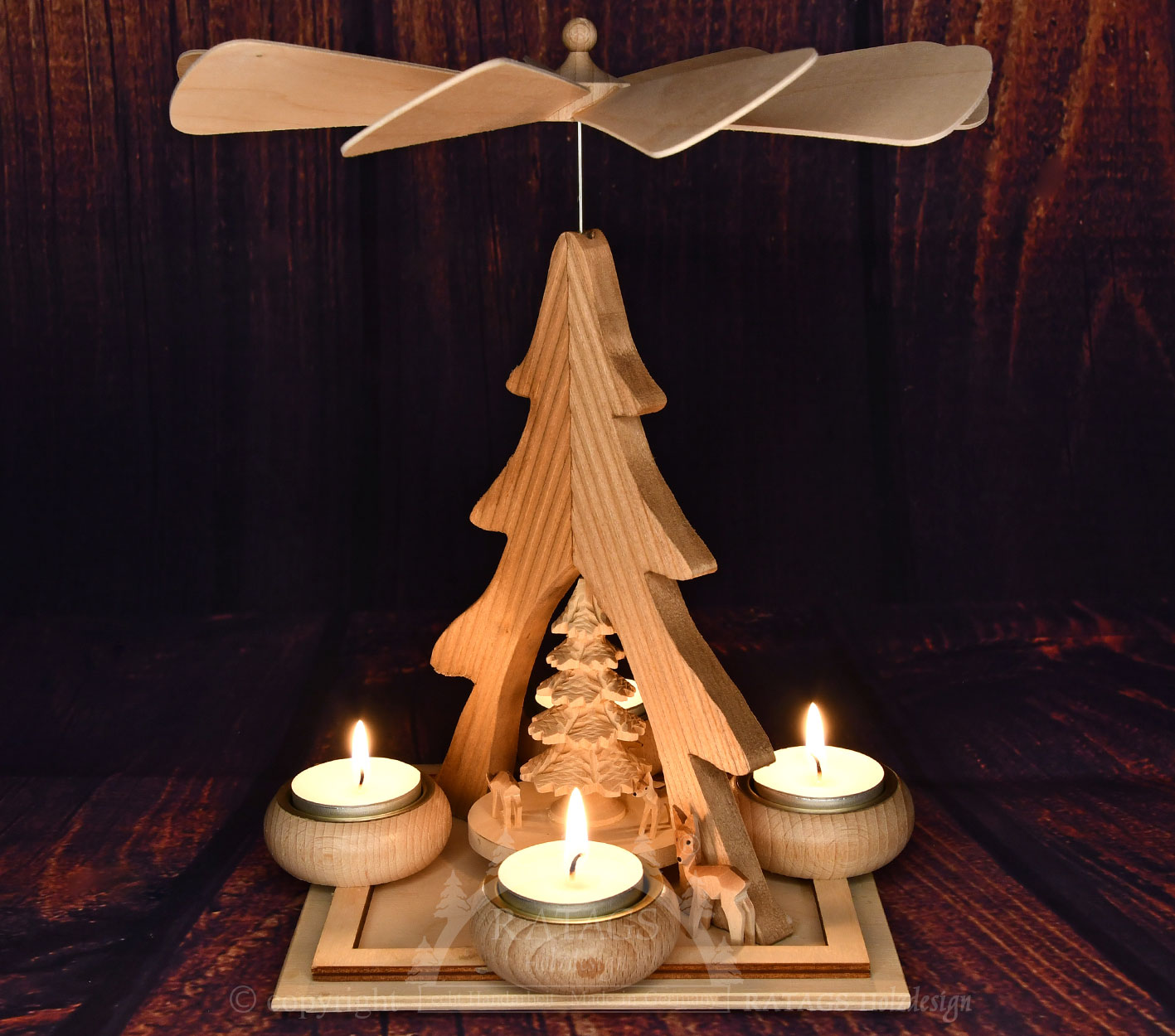 Solid wood pyramid, square, tree with 4 deer, 4 tea lights