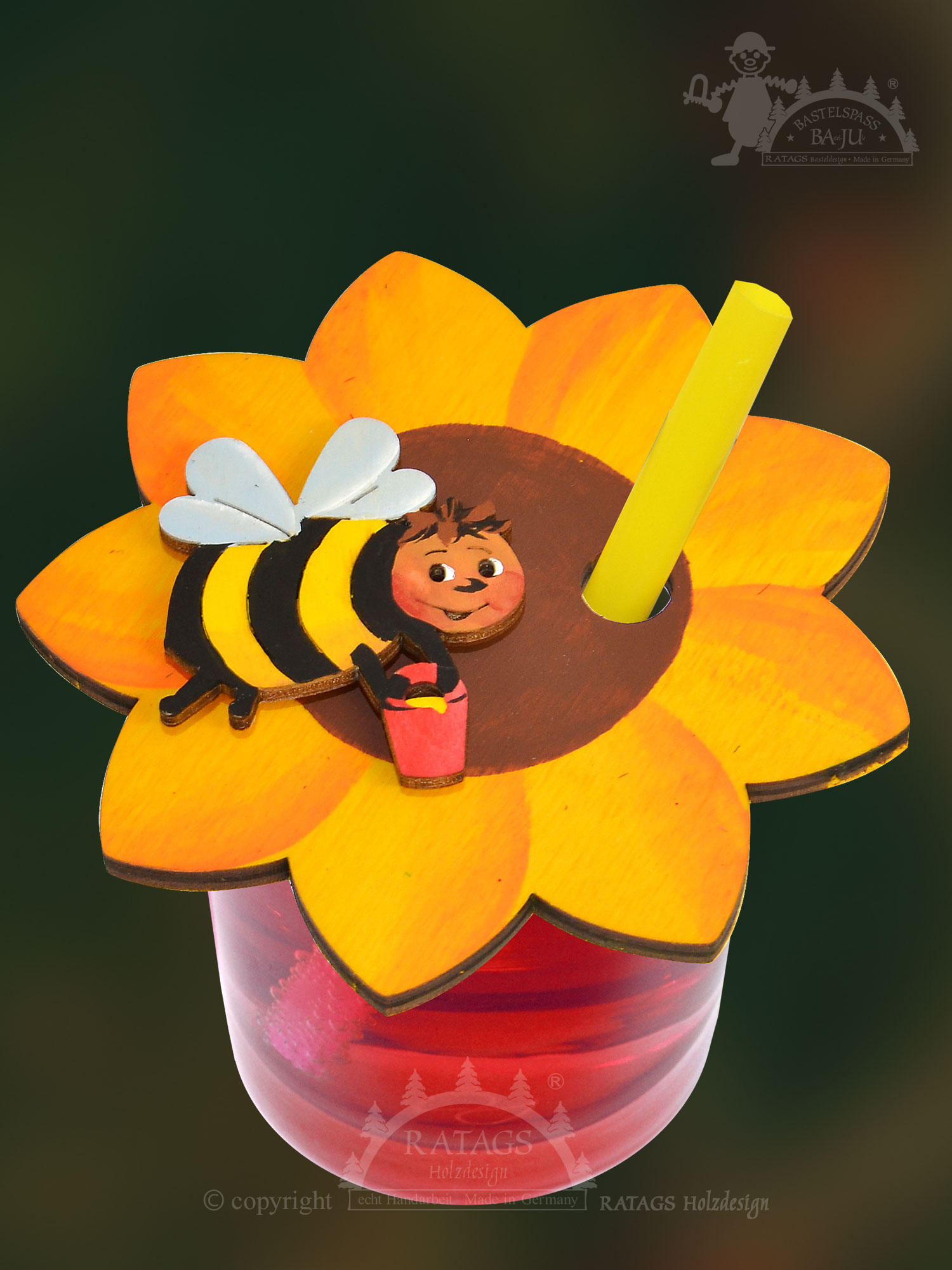 Drink cover, pointed flower shape motif, bumblebee