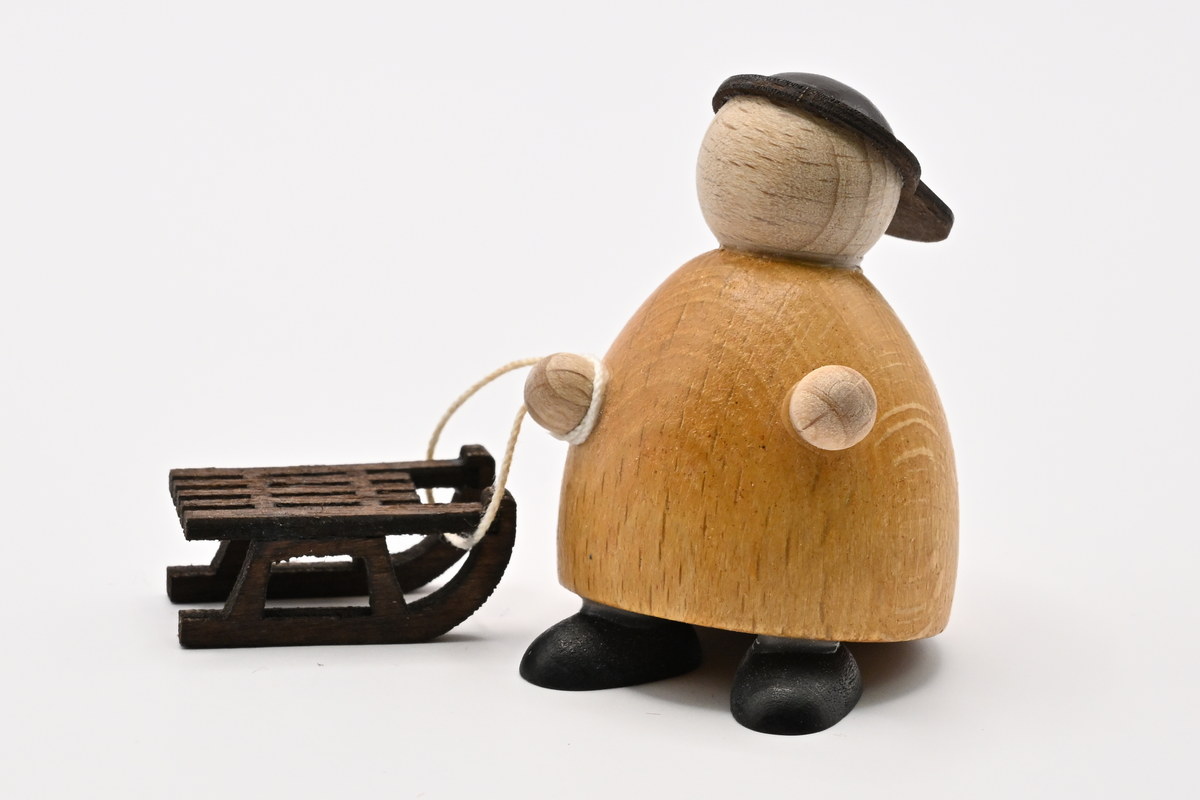 Molli med slæde, H 4,5 cm