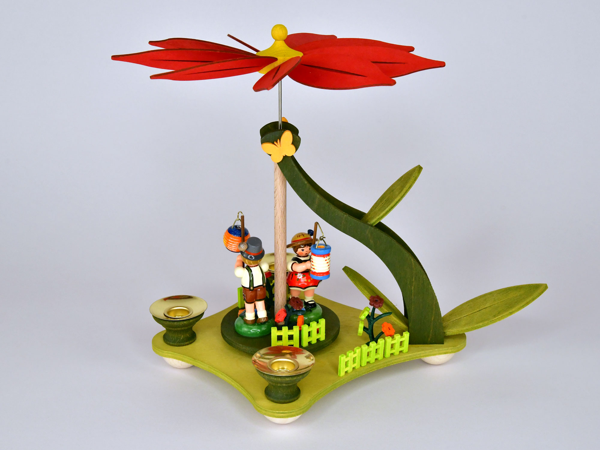 Blütenpyramide, mit Lampionkindern