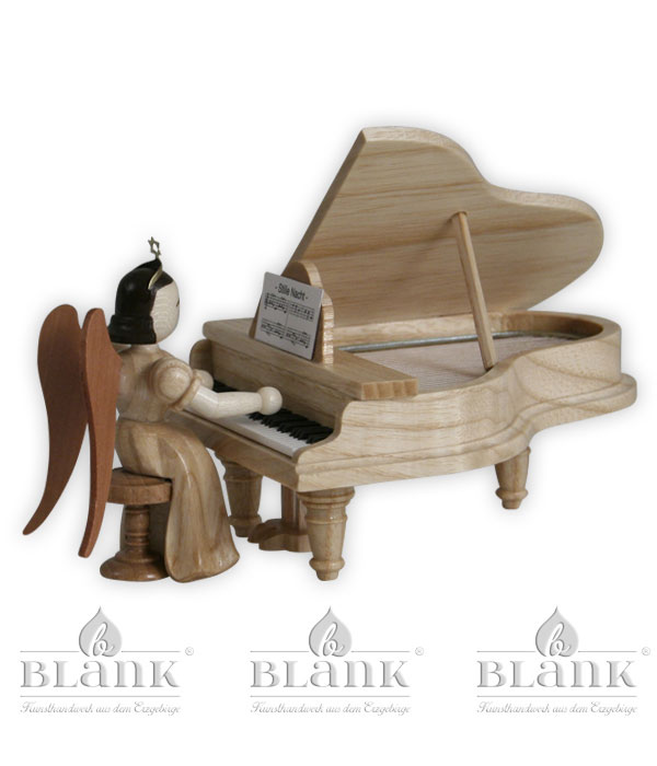 Faltenlangrockengel am Flügel nat.