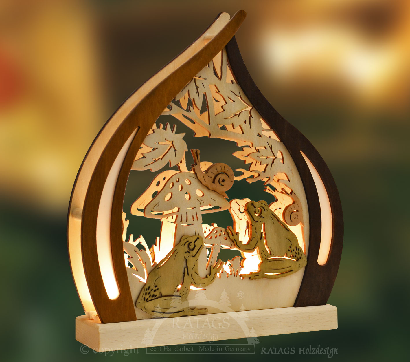 Romantic pear tree lamp, frogs in the forest