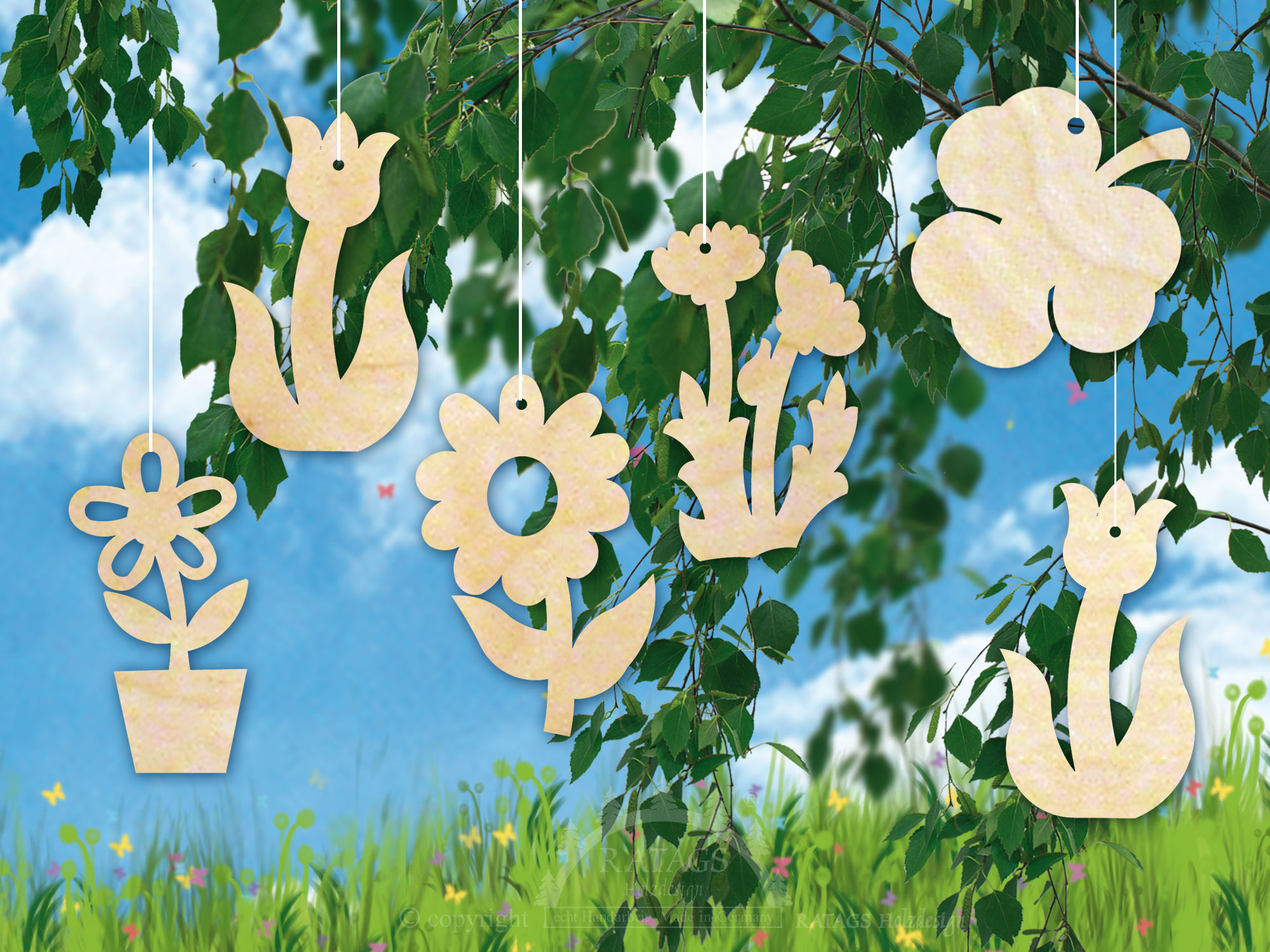 Tree decorations, flowers