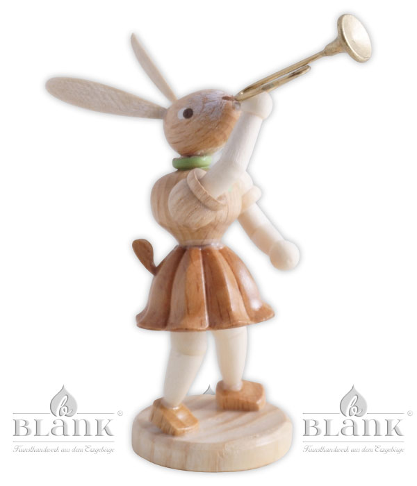 Osterhase mit Trompete, natur