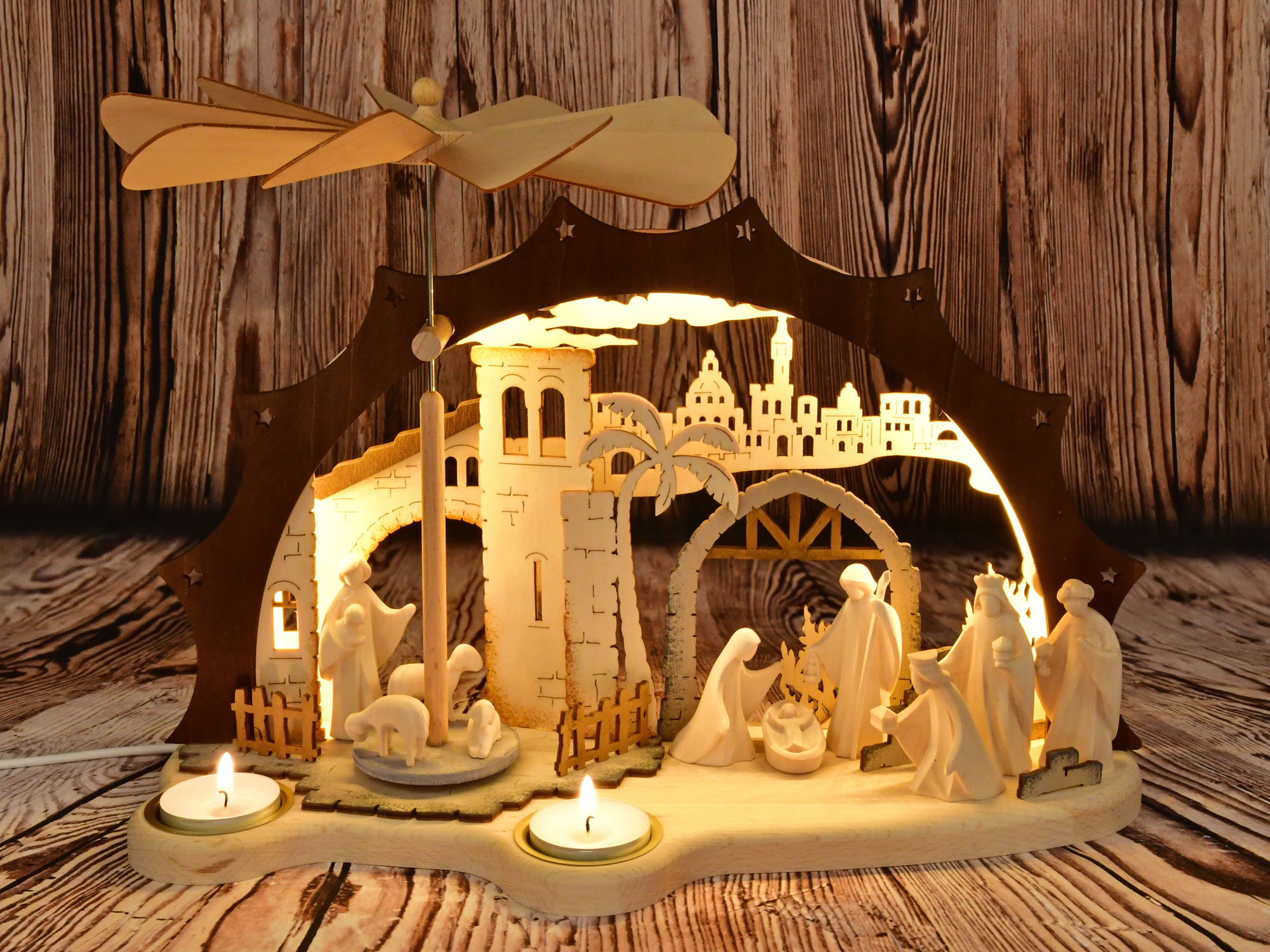 Small candle arch, Nativity scene, pyramid, Tyrolean figures, LED strip