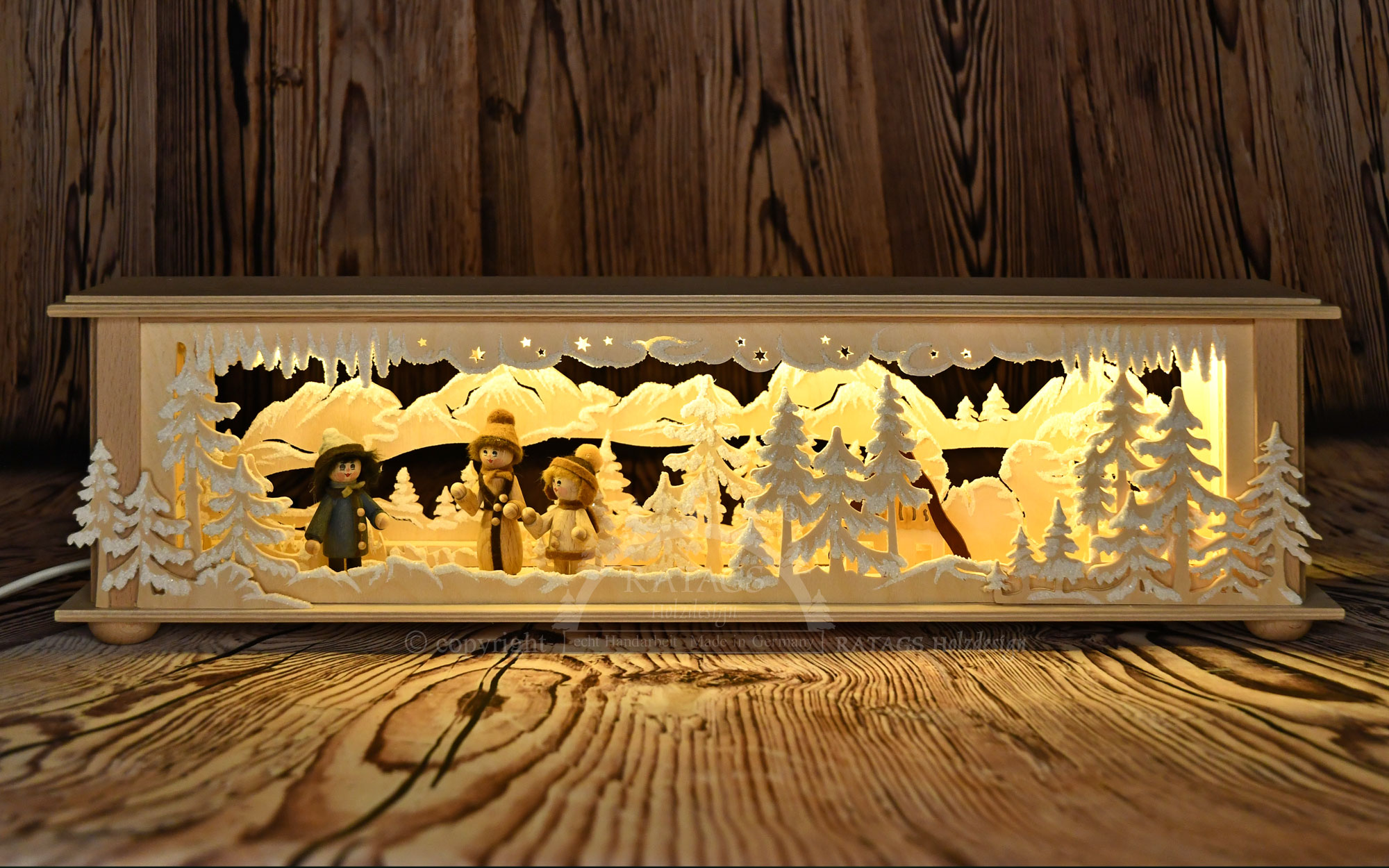 Small room light, little house, 3 winter figures, hoarfrost