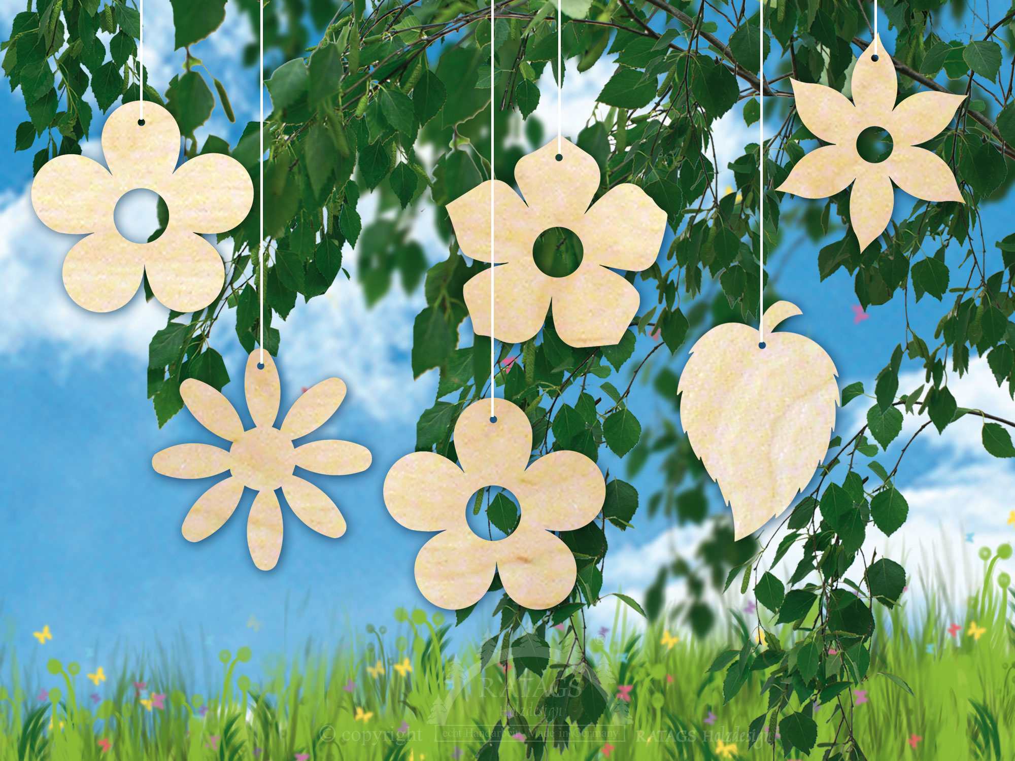 Tree decorations, flowers
