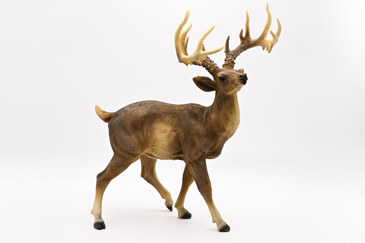 Hirsch stehend, 27 cm