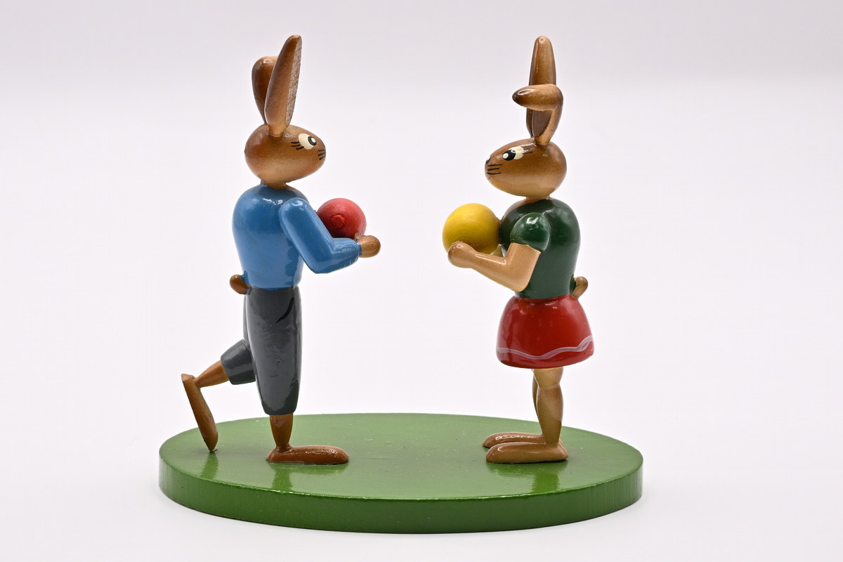 Egg thrower pair