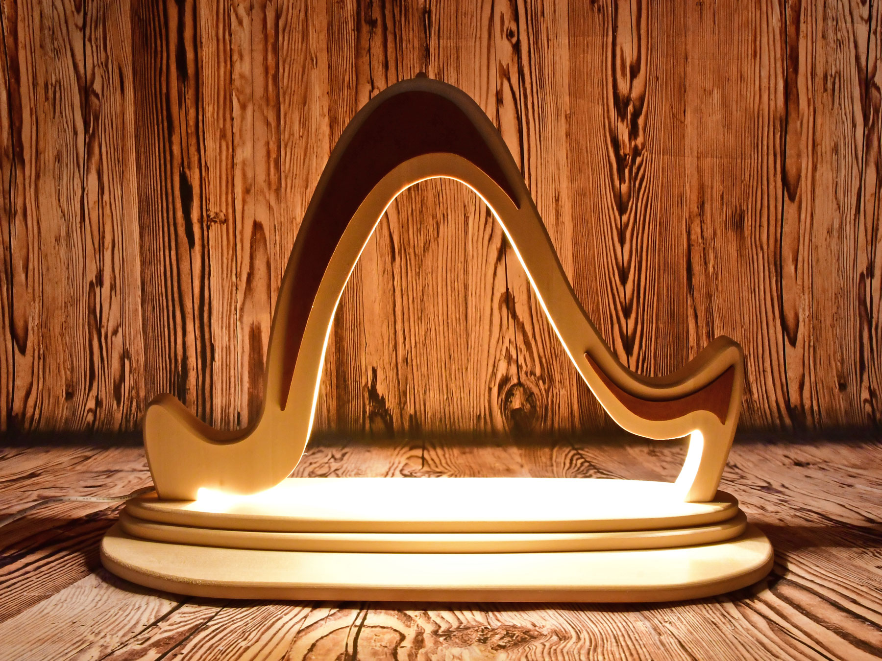 Arco de madeira maciça sem decoração, castanho com iluminação LED