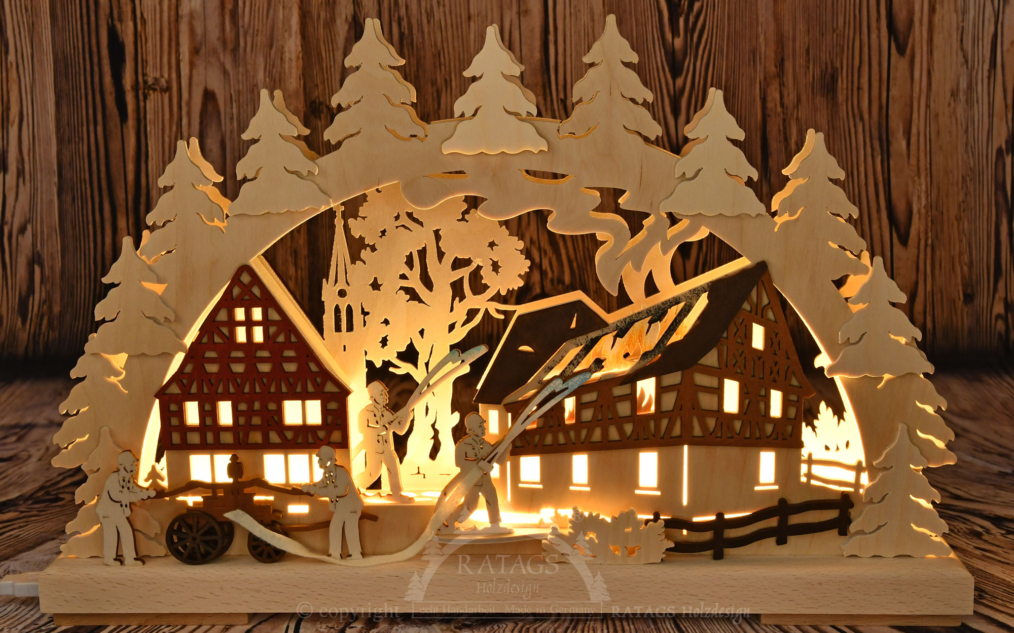 Small 3D LED candle arch, fire brigade extinguishing a house fire