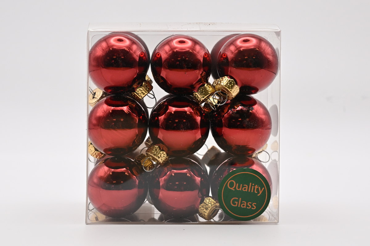 cb. 18 glassballs/cap dark red combi