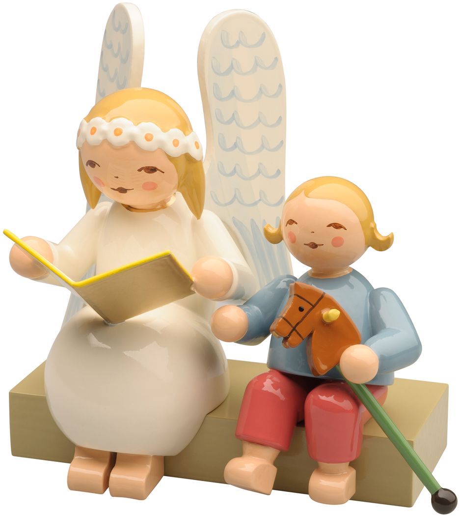 Margeritenengel auf Bank, mit Junge