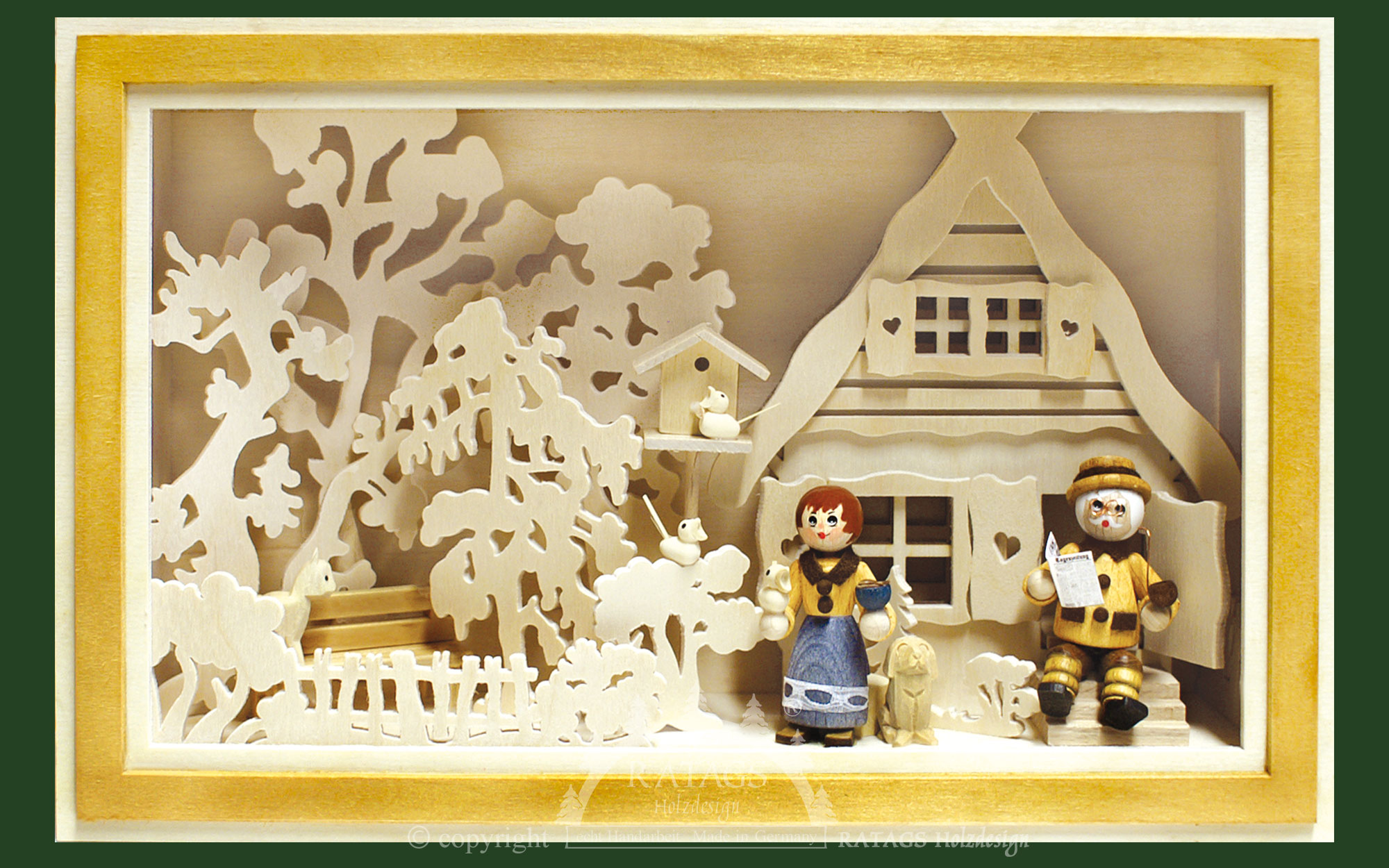 3D wall picture, grandma and grandpa in front of the house