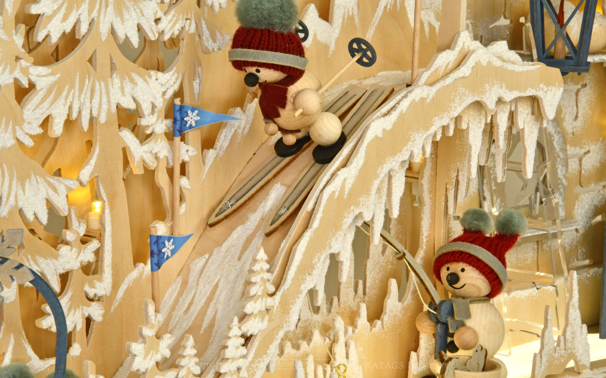 3D-lichtboog groot, iglo, rode mutsen sneeuwpoppen rode mutsen, rijp