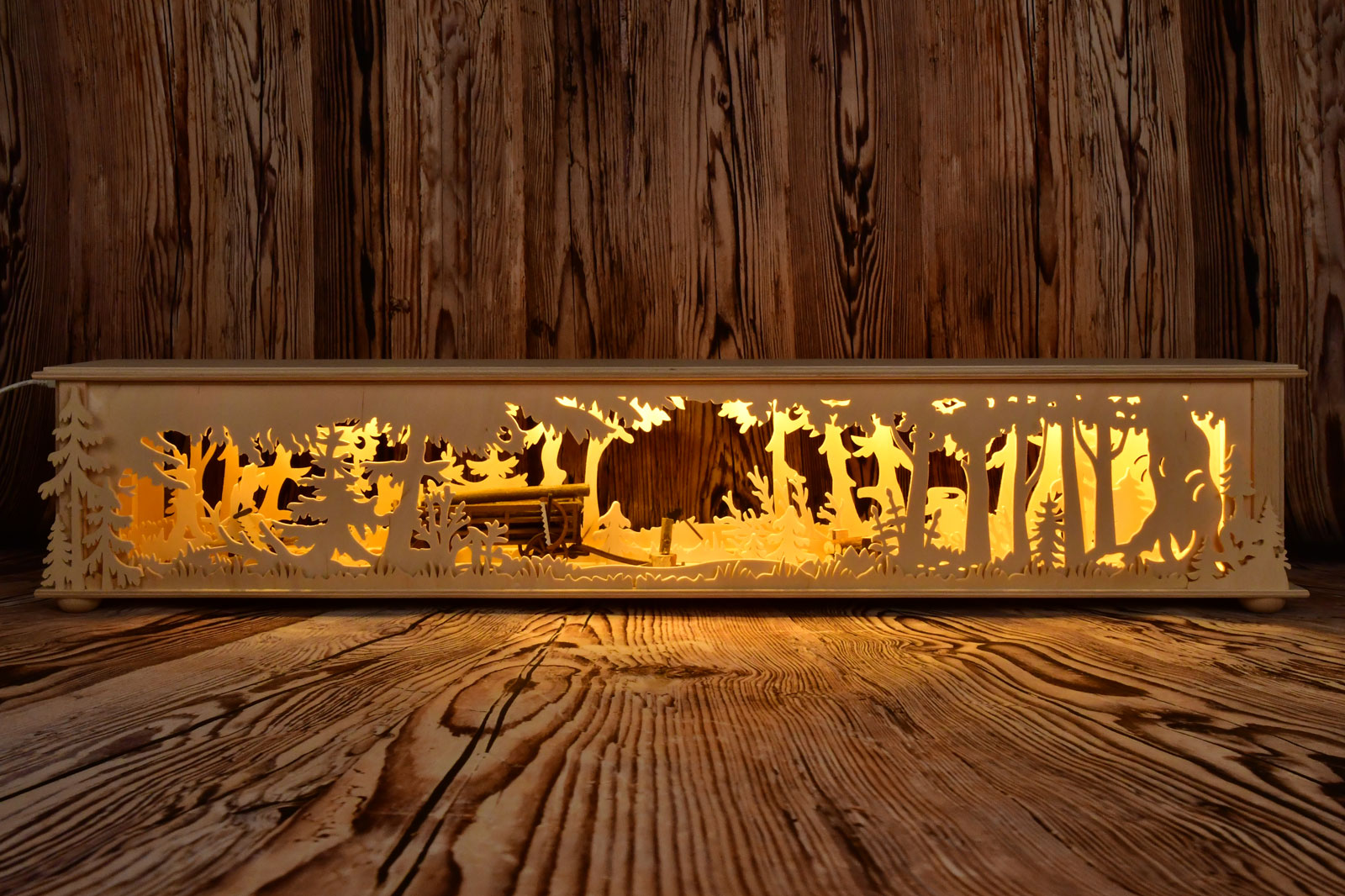 Large room light, natural, wooden cart