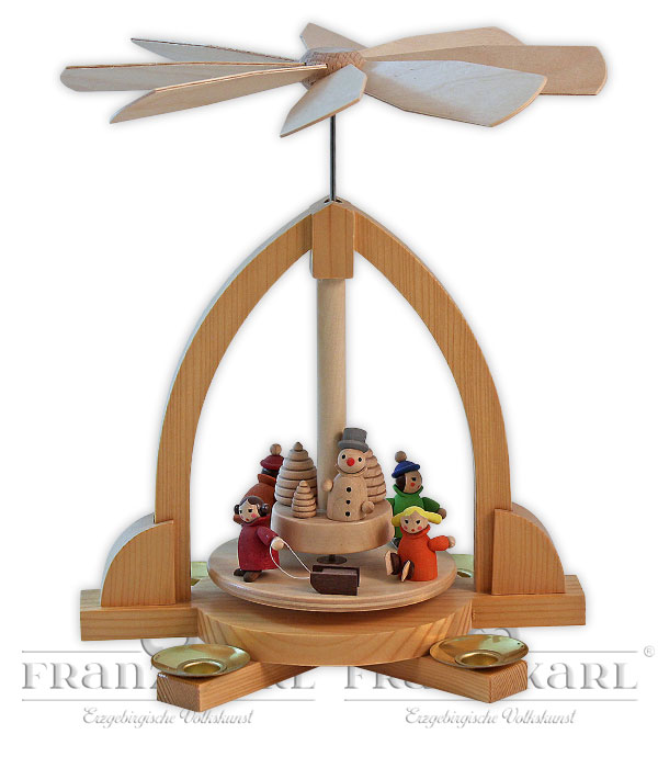 Pyramide Winterlandschaft